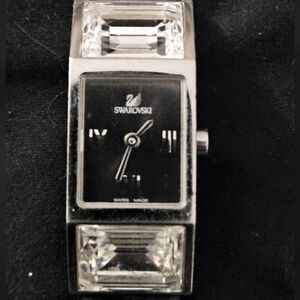 GORGEOUS VINTAGE SWARVOSKI WOMENS WATCH